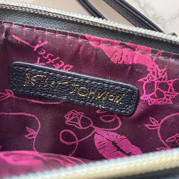 BETSEY JOHNSON red & black purse with quilted bows and built in wallet - Picture 8 of 15